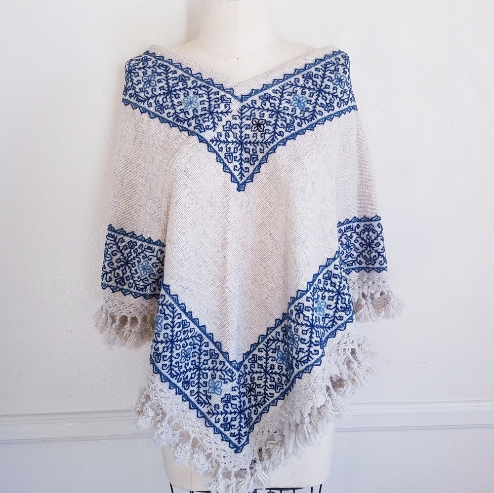 RARE Bohemian Floral embroidered‎ woven Pon…